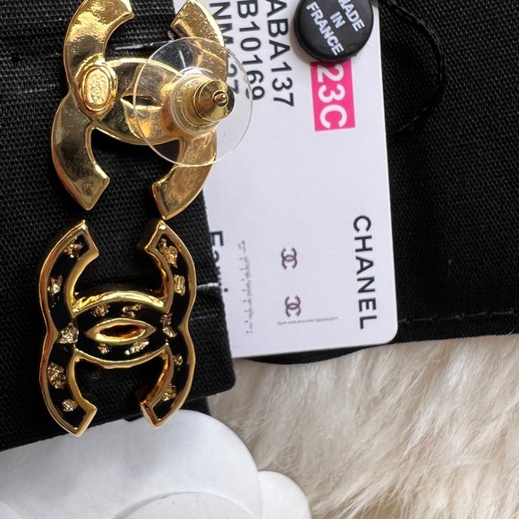 NEW 23C Chanel Black CC Stud Earrings Gold Hardware - Picture 3 of 6